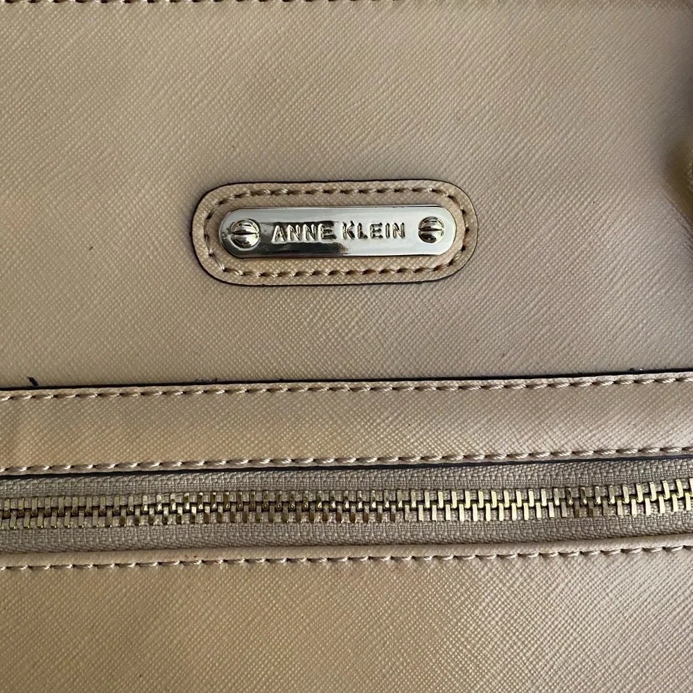 Anne Klein Cream Faux Leather
Double Handled Purse Tote Handbag - Picture 8 of 11